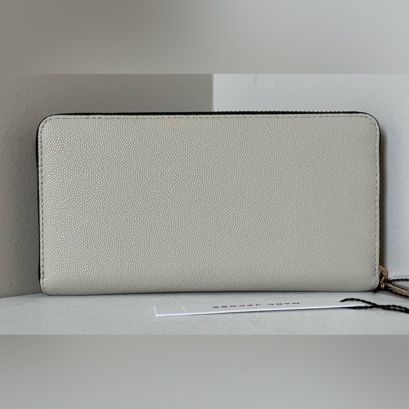 New Marc Jacobs Zip Around Continental Wallet Marshmallow - Picture 2 of 4